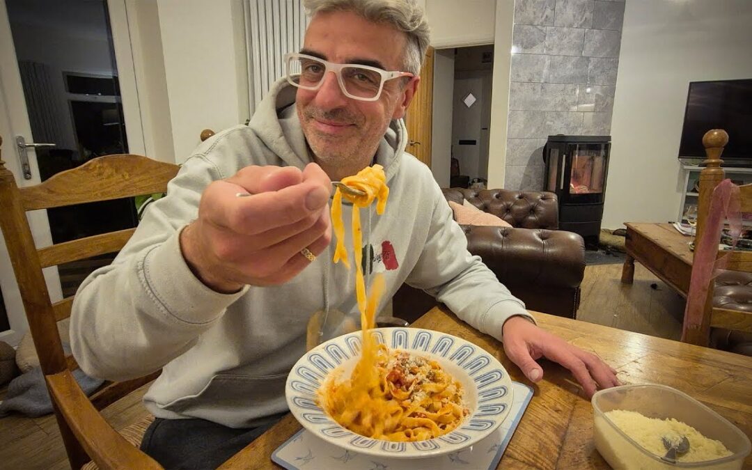 How To Make Nonnas Quick Pasta Sauce!!
